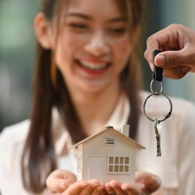 Chuyển Nhượng Quyền Sử Dụng Đất Và Tài Sản Gắn Liền Với Đất Cho Con: Nên Tặng Cho Hay Để Thừa Kế?