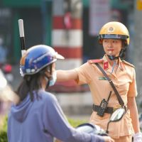 Có Bắt Buộc Nhường Đường Cho Người Rẽ Phải Khi Đèn Đỏ?